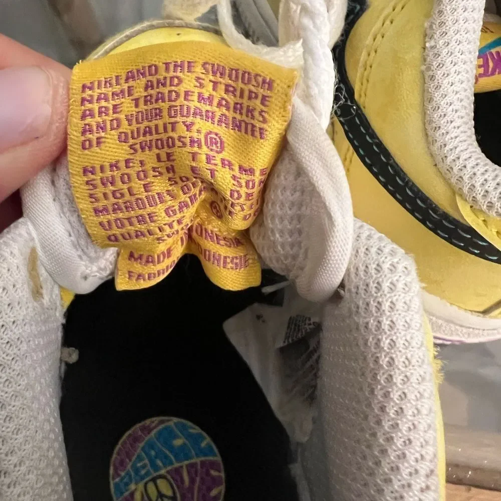 Nike Kids Yellow smiley face AF1 kids Sneakers. Size 6c